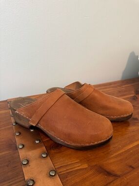 Lotta from Stockholm Tan Leather Slip-On Clogs
